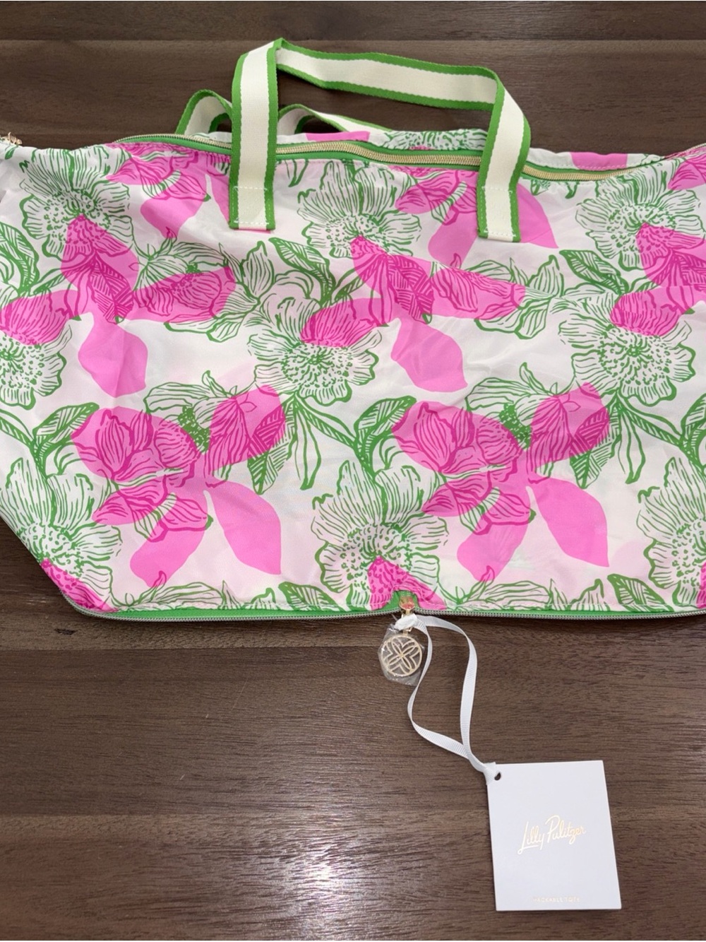 Lilly Pulitzer Pink & Green Floral Packable Tote-zipper closure